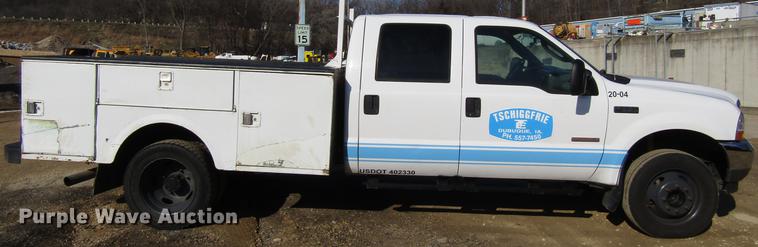 image for item DF3902 2004 Ford F550 Super Duty Crew Cab utility truck