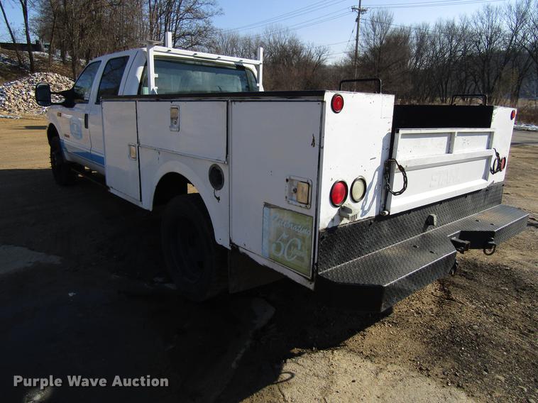 image for item DF3902 2004 Ford F550 Super Duty Crew Cab utility truck