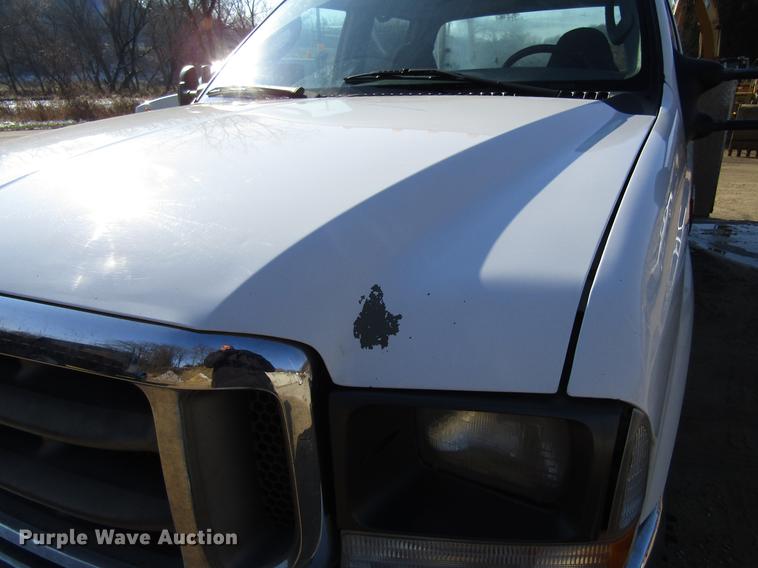 image for item DF3902 2004 Ford F550 Super Duty Crew Cab utility truck