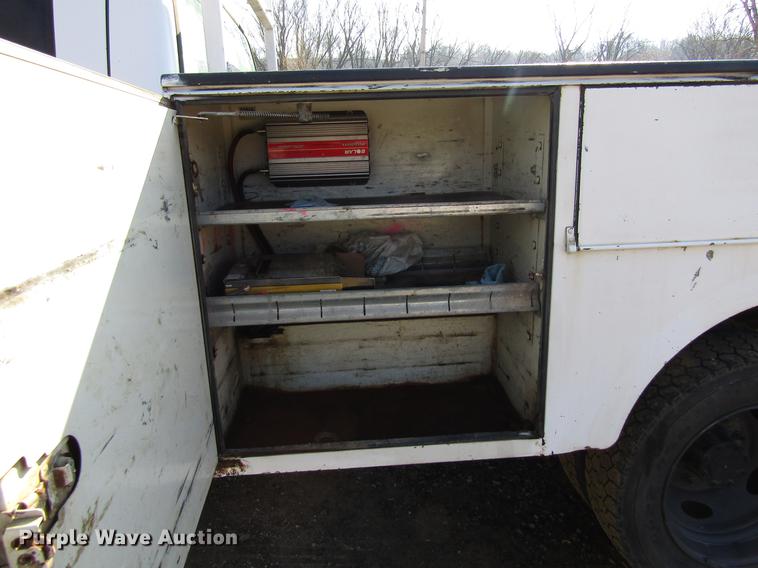 image for item DF3902 2004 Ford F550 Super Duty Crew Cab utility truck