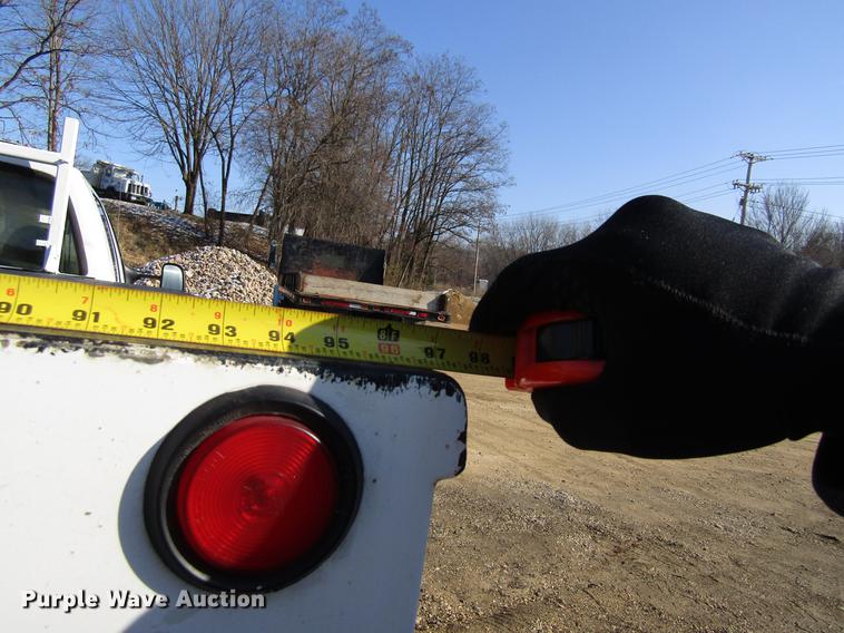 image for item DF3902 2004 Ford F550 Super Duty Crew Cab utility truck