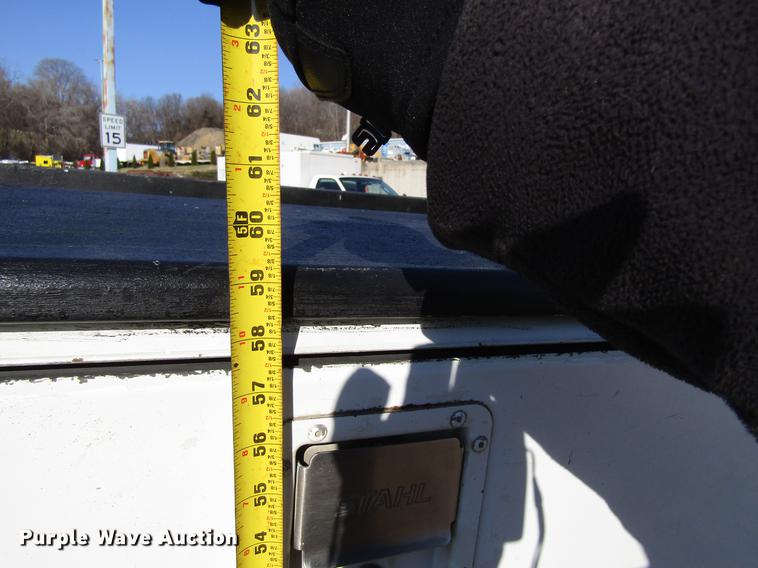 image for item DF3902 2004 Ford F550 Super Duty Crew Cab utility truck