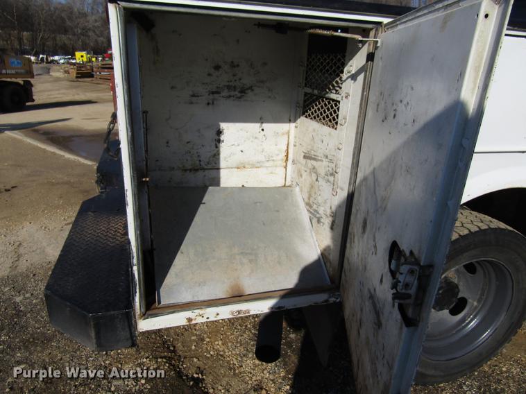 image for item DF3902 2004 Ford F550 Super Duty Crew Cab utility truck