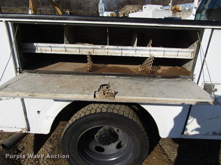 image for item DF3902 2004 Ford F550 Super Duty Crew Cab utility truck