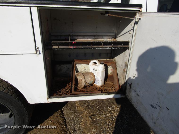 image for item DF3902 2004 Ford F550 Super Duty Crew Cab utility truck