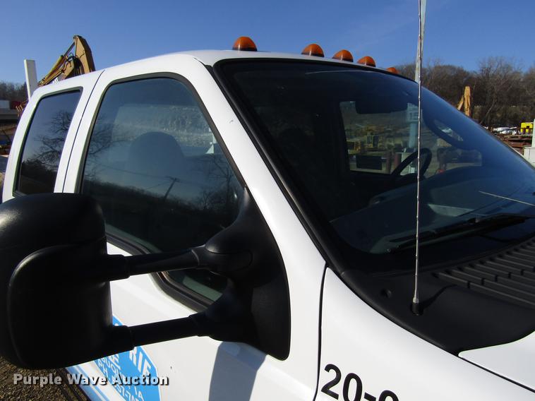 image for item DF3902 2004 Ford F550 Super Duty Crew Cab utility truck