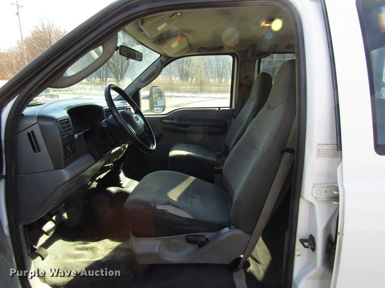 image for item DF3902 2004 Ford F550 Super Duty Crew Cab utility truck