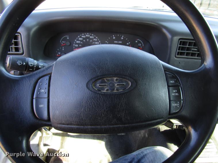 image for item DF3902 2004 Ford F550 Super Duty Crew Cab utility truck