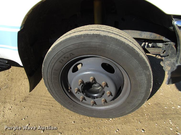 image for item DF3902 2004 Ford F550 Super Duty Crew Cab utility truck