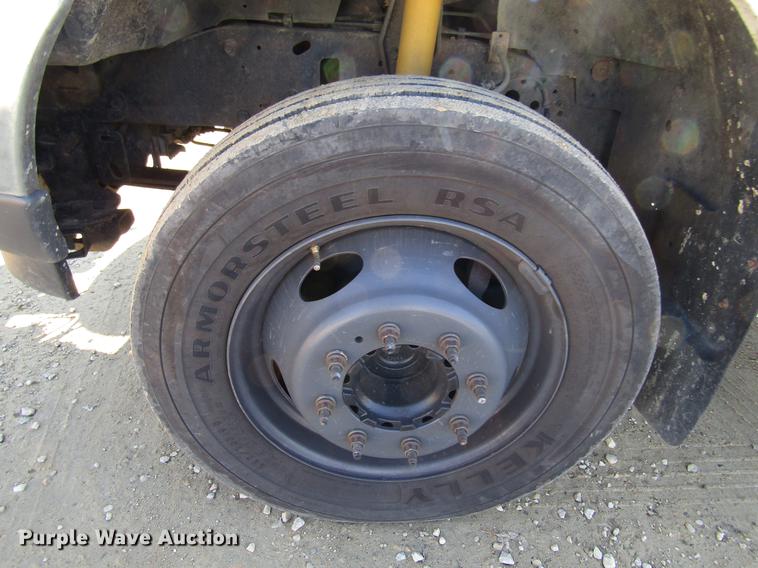 image for item DF3902 2004 Ford F550 Super Duty Crew Cab utility truck