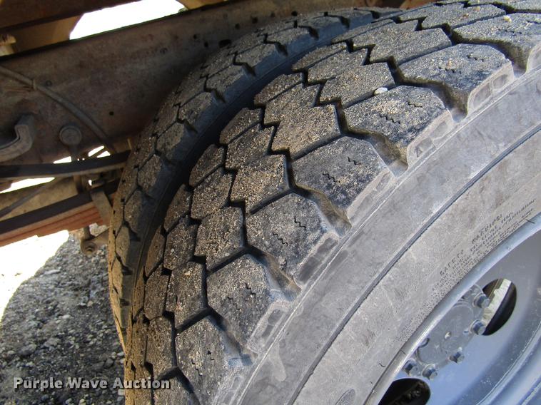 image for item DF3902 2004 Ford F550 Super Duty Crew Cab utility truck