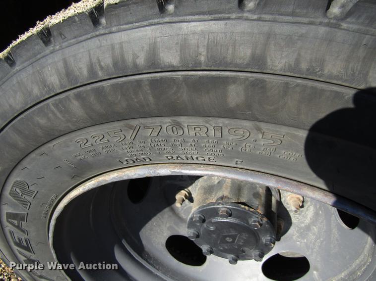 image for item DF3902 2004 Ford F550 Super Duty Crew Cab utility truck