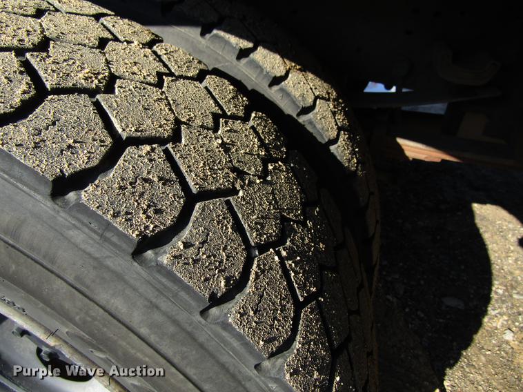 image for item DF3902 2004 Ford F550 Super Duty Crew Cab utility truck