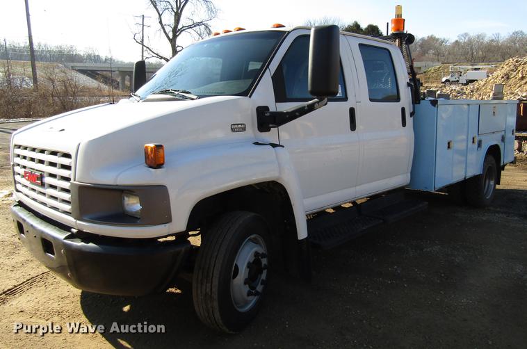 image for item DF3903 2004 GMC C4500 utility truck