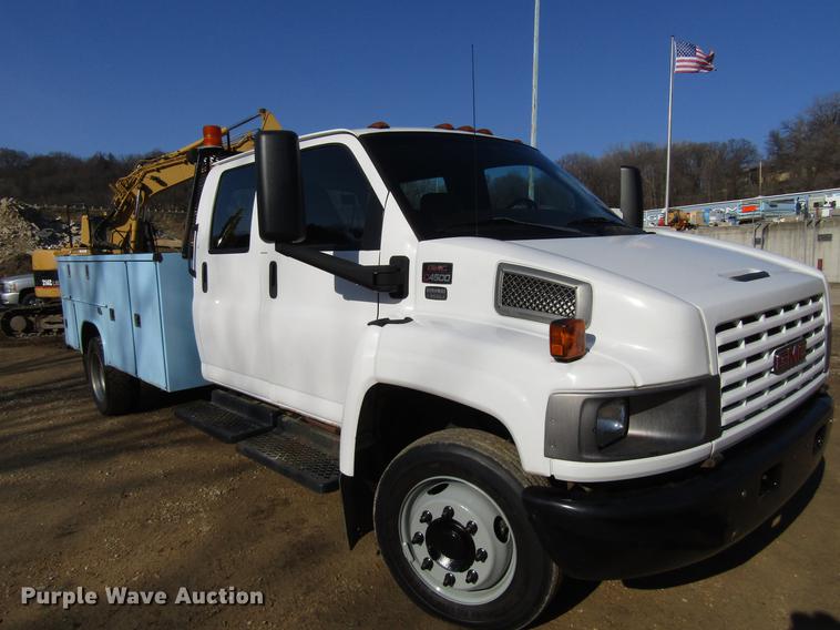 image for item DF3903 2004 GMC C4500 utility truck