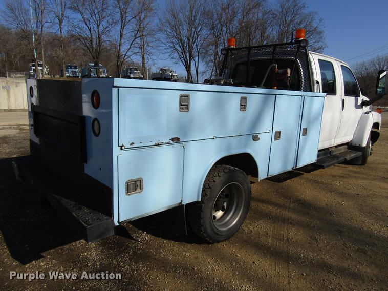 image for item DF3903 2004 GMC C4500 utility truck