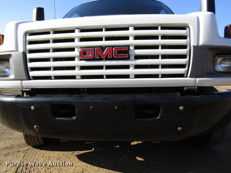 image for item DF3903 2004 GMC C4500 utility truck
