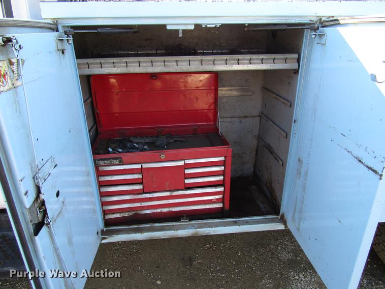 image for item DF3903 2004 GMC C4500 utility truck