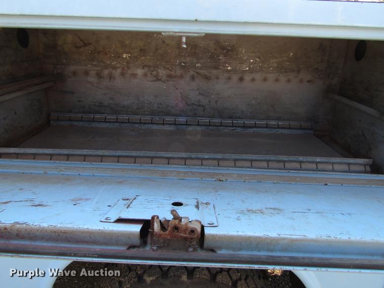 image for item DF3903 2004 GMC C4500 utility truck