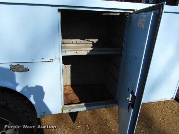 image for item DF3903 2004 GMC C4500 utility truck