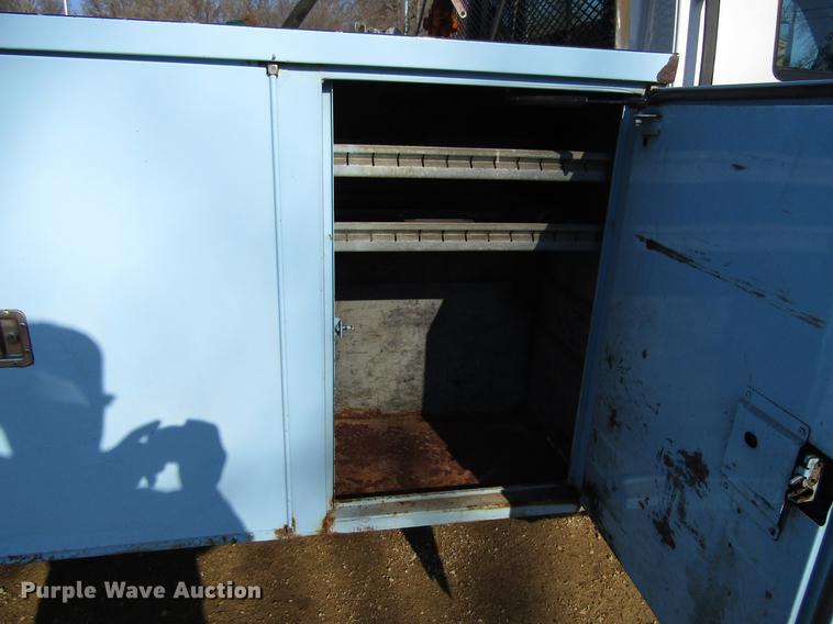 image for item DF3903 2004 GMC C4500 utility truck