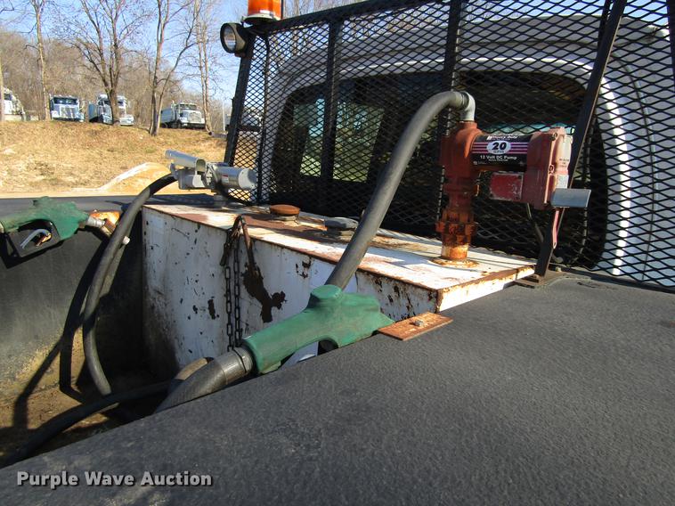 image for item DF3903 2004 GMC C4500 utility truck