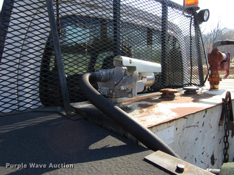 image for item DF3903 2004 GMC C4500 utility truck