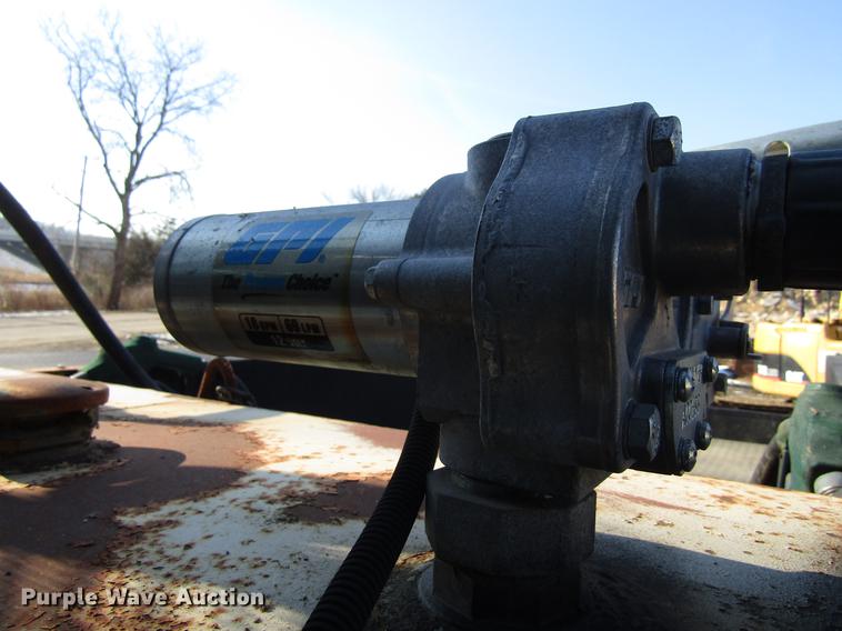 image for item DF3903 2004 GMC C4500 utility truck