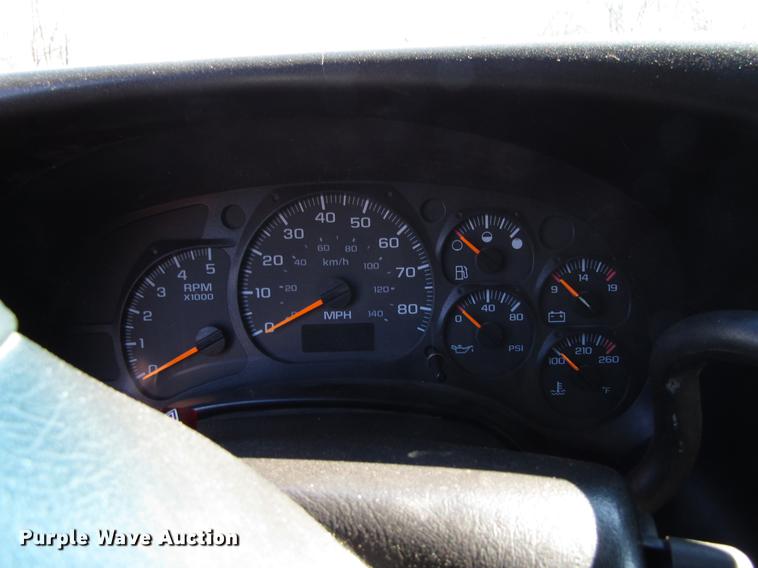 image for item DF3903 2004 GMC C4500 utility truck