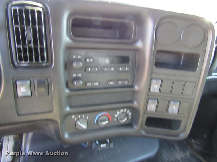 image for item DF3903 2004 GMC C4500 utility truck