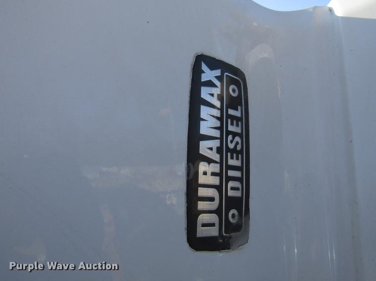 image for item DF3903 2004 GMC C4500 utility truck