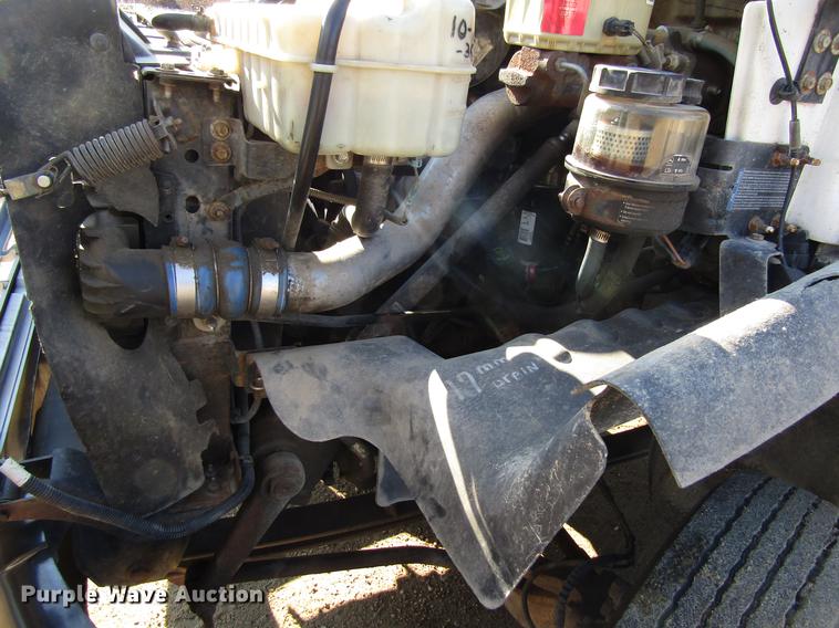 image for item DF3903 2004 GMC C4500 utility truck