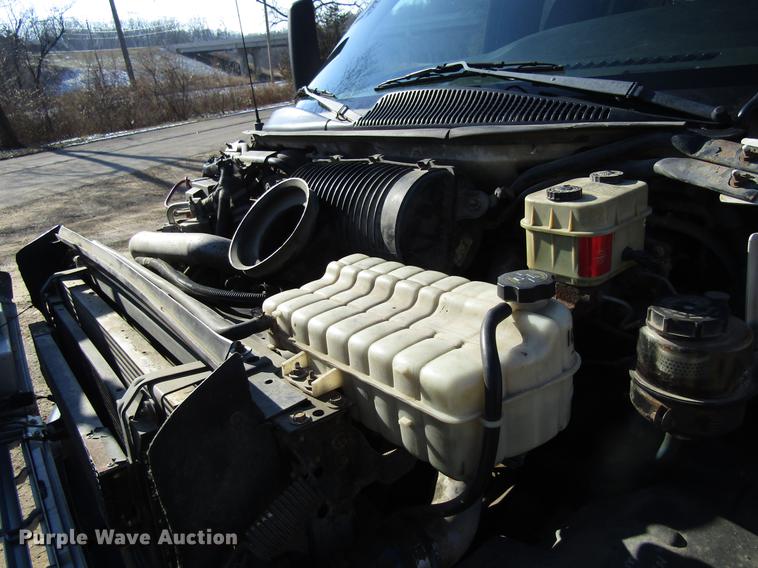 image for item DF3903 2004 GMC C4500 utility truck