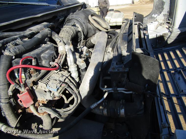 image for item DF3903 2004 GMC C4500 utility truck