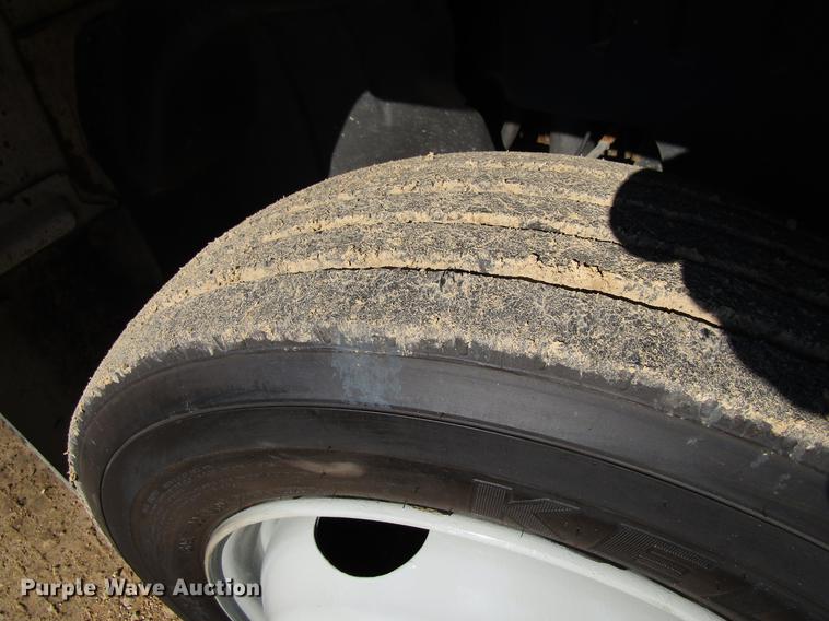 image for item DF3903 2004 GMC C4500 utility truck