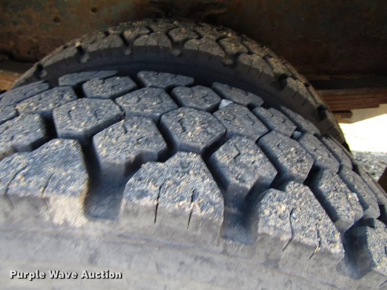 image for item DF3903 2004 GMC C4500 utility truck