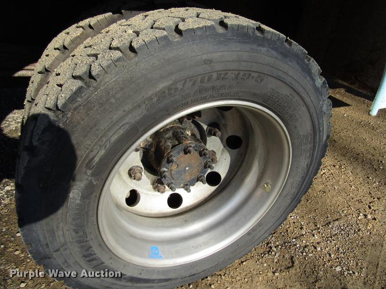 image for item DF3903 2004 GMC C4500 utility truck