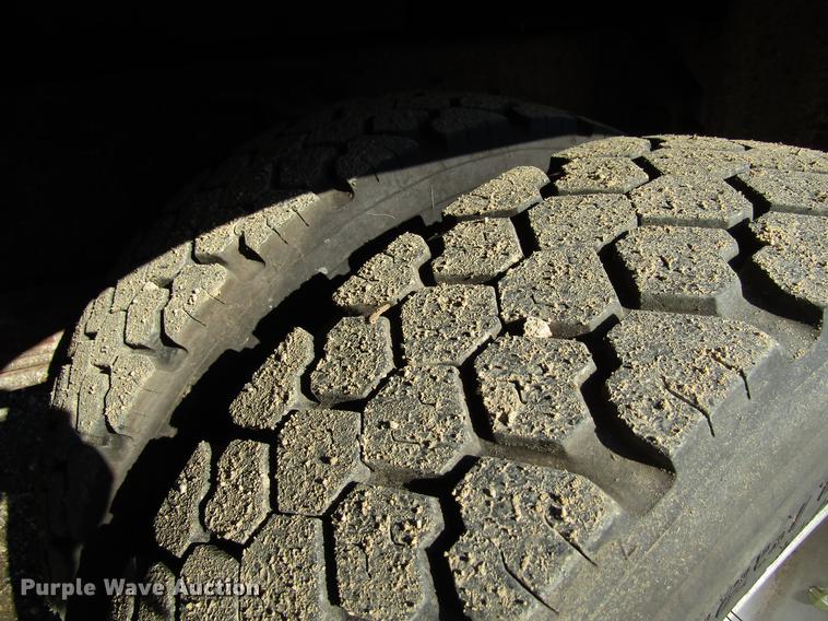 image for item DF3903 2004 GMC C4500 utility truck