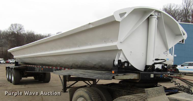 image for item DF3904 1999 Smithco side dump trailer