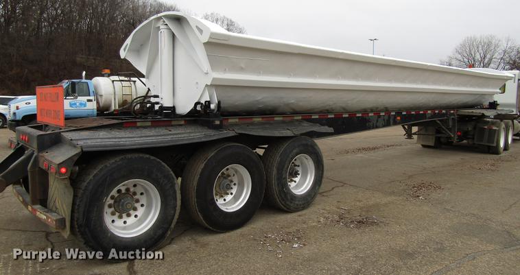 image for item DF3904 1999 Smithco side dump trailer