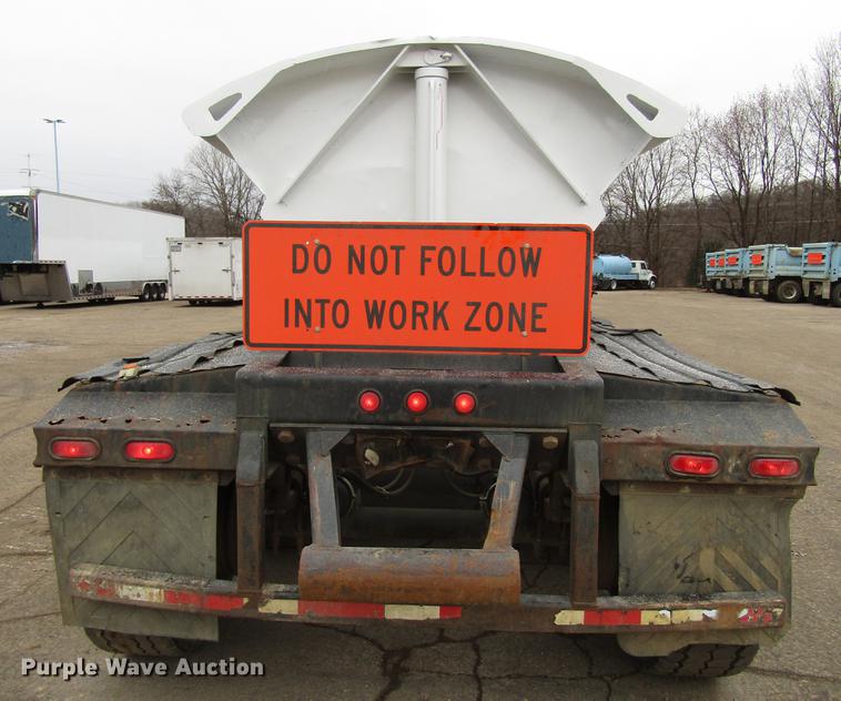 image for item DF3904 1999 Smithco side dump trailer