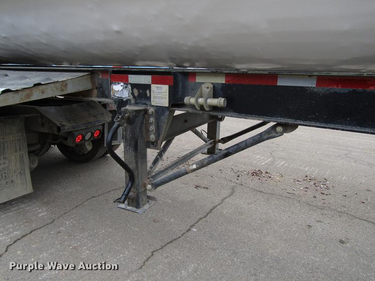 image for item DF3904 1999 Smithco side dump trailer