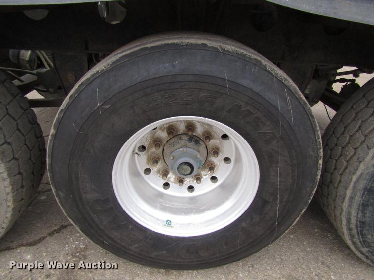 image for item DF3904 1999 Smithco side dump trailer