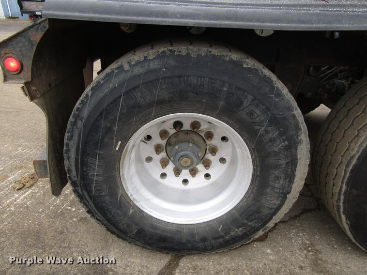 image for item DF3904 1999 Smithco side dump trailer