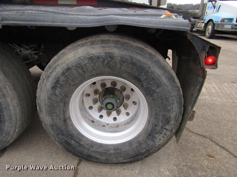 image for item DF3904 1999 Smithco side dump trailer