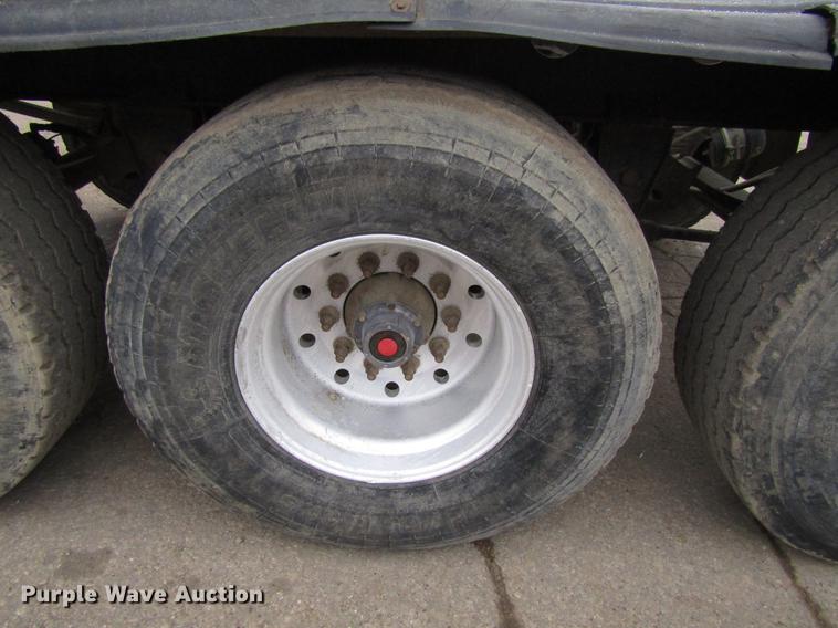 image for item DF3904 1999 Smithco side dump trailer