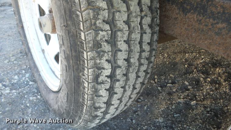 image for item DG2820 2001 Doolittle enclosed cargo trailer