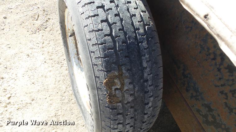 image for item DG2820 2001 Doolittle enclosed cargo trailer