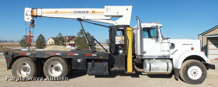 image for item DG2840 1985 Western Star 4900 crane truck