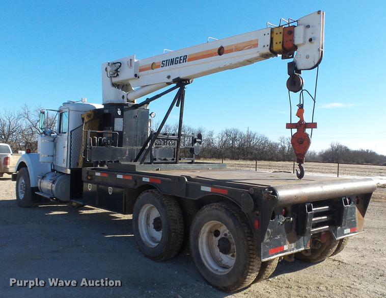 image for item DG2840 1985 Western Star 4900 crane truck